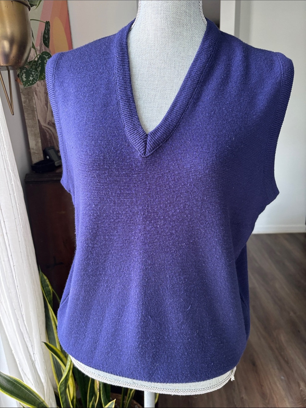 Vintage Navy V-Neck Sleeveless Knit Sweater Vest